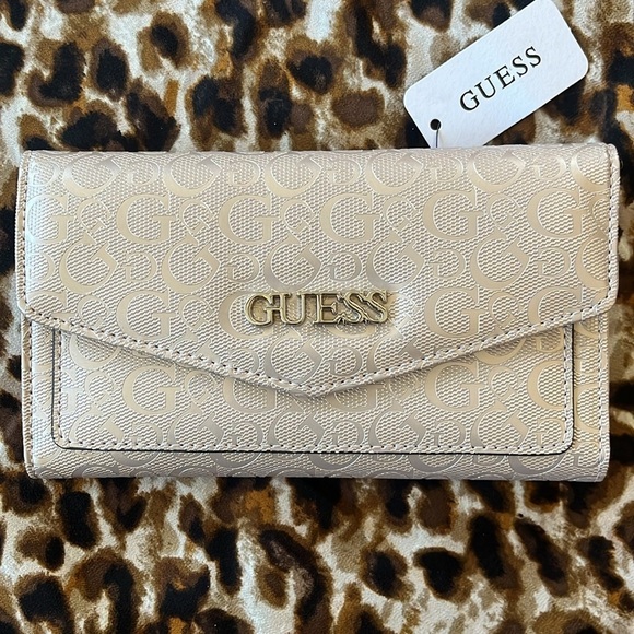 Brand New Guess Rose Dust Iridescent Trifold Card Organizer Snap Close Wallet - Picture 13 of 13